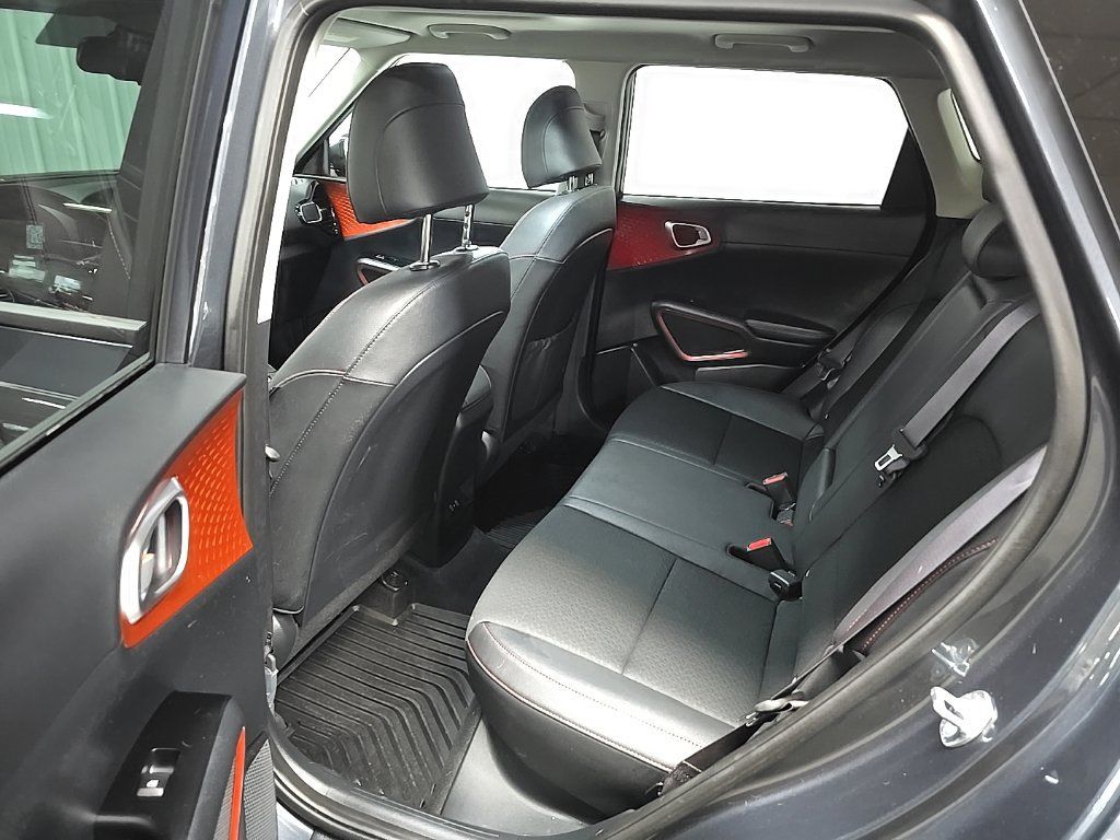 Used 2025 Kia Soul GT-Line w/ GT-Line Technology Package FWD image 32