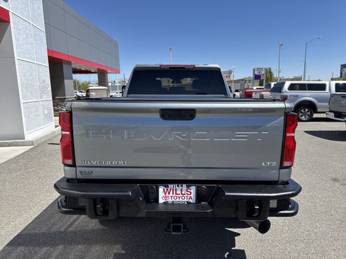 Used 2024 Chevrolet Silverado 2500 LTZ AWD/4WD image 7