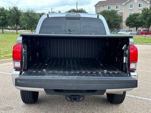 Used 2021 Toyota Tacoma SR5 RWD image 7