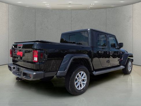 Used 2023 Jeep Gladiator Sport AWD/4WD image 4