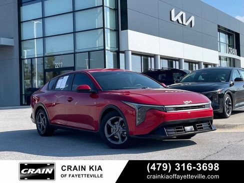 Certified 2025 Kia K4 FWD image 1