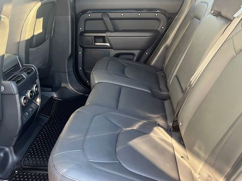 Used 2025 Land Rover Defender 110 V8 image 23