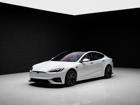 Used 2026 Tesla Model S Plaid AWD/4WD image 4