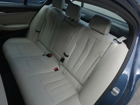 Used 2023 BMW 540i xDrive w/ M Sport Package AWD/4WD image 10