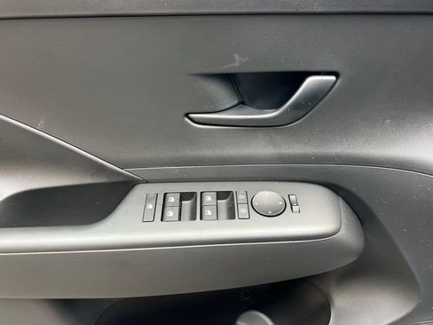 New 2026 Hyundai Kona SE image 11