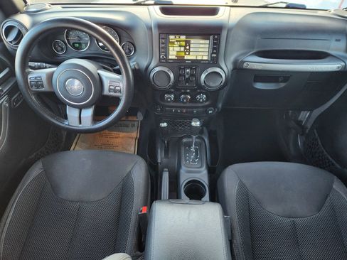 Used 2017 Jeep Wrangler Unlimited Sport image 2