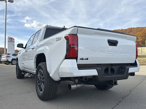 New 2025 Toyota Tacoma TRD Sport AWD/4WD image 43