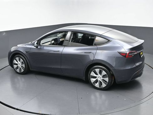 Used 2022 Tesla Model Y Long Range AWD/4WD image 45