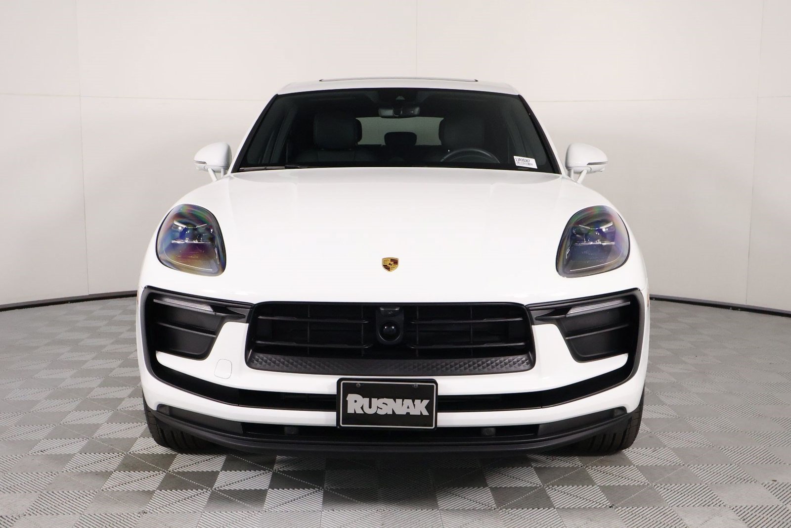 Certified 2026 Porsche Macan AWD/4WD image 10