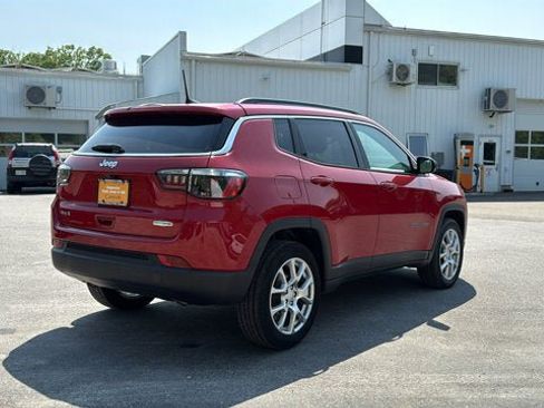 Certified 2023 Jeep Compass Latitude AWD/4WD image 6