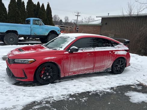 Used 2024 Honda Civic Type R image 2