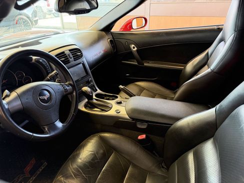 Used 2007 Chevrolet Corvette Convertible w/ Preferred Equipment Group RWD image 3