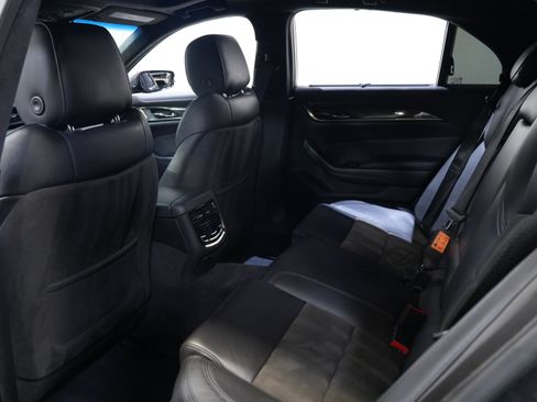 Used 2016 Cadillac CTS V w/ Luxury Package RWD image 38
