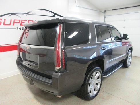 Used 2017 Cadillac Escalade Luxury AWD/4WD image 14