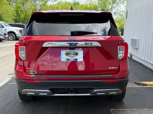 Certified 2022 Ford Explorer XLT w/ Equipment Group 202A AWD/4WD image 5