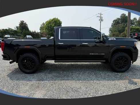 Used 2021 GMC Sierra 2500 Denali w/ Denali Black Diamond Edition AWD/4WD image 6