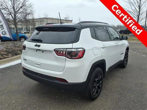 Certified 2022 Jeep Compass Altitude image 4