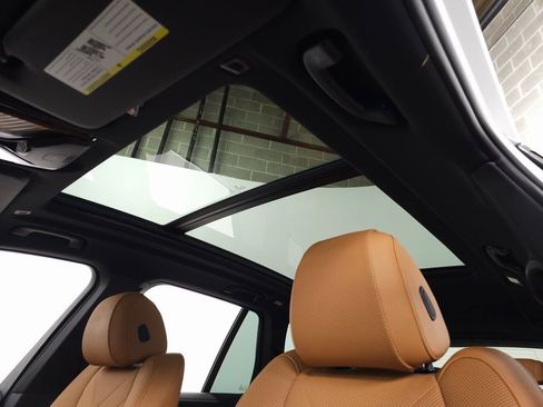 Used 2024 BMW X5 xDrive40i w/ Premium Package image 18