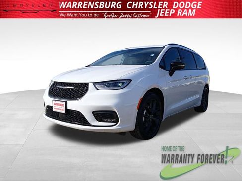 New 2026 Chrysler Pacifica Select image 8
