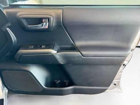 Used 2019 Toyota Tacoma TRD Sport w/ Technology Package RWD image 24