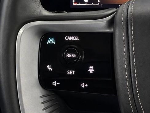 Used 2025 INFINITI QX80 Sensory AWD/4WD image 46