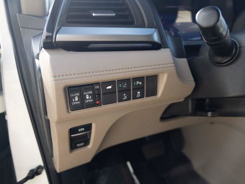 Used 2019 Honda Odyssey Elite image 21