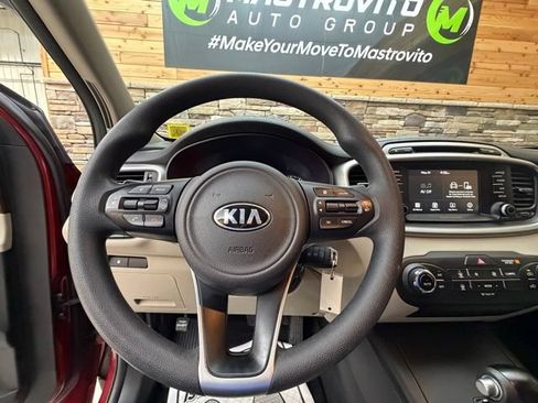Used 2018 Kia Sorento AWD image 17