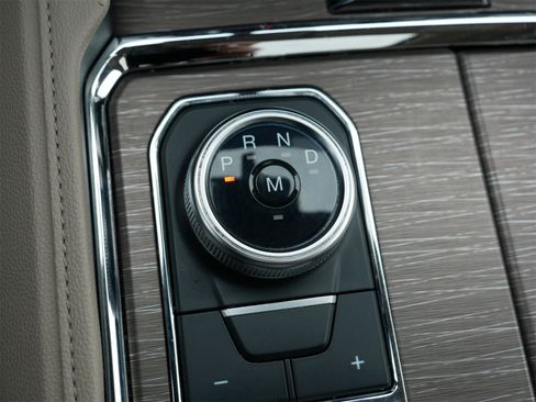 Used 2024 Ford Expedition Limited image 22