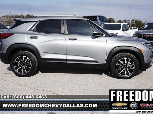 New 2026 Chevrolet TrailBlazer LT w/ Driver Confidence Package FWD image 8