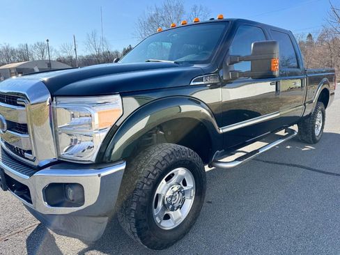 Used 2016 Ford F250 XLT w/ XLT Value Package image 4