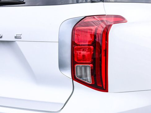 Used 2024 Hyundai Palisade SEL FWD image 27