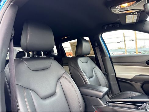 Used 2024 Jeep Compass Limited image 8