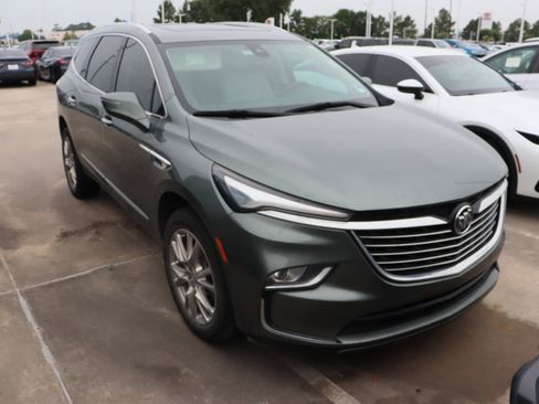 Used 2023 Buick Enclave Essence w/ Experience Buick Package FWD image 2