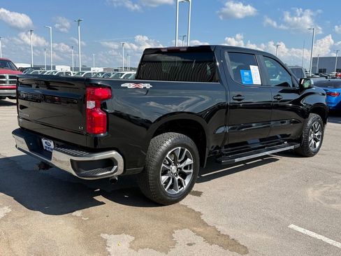 Used 2024 Chevrolet Silverado 1500 LT AWD/4WD image 31