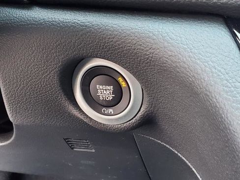 New 2026 Chrysler Pacifica Limited w/ S Appearance Package image 13