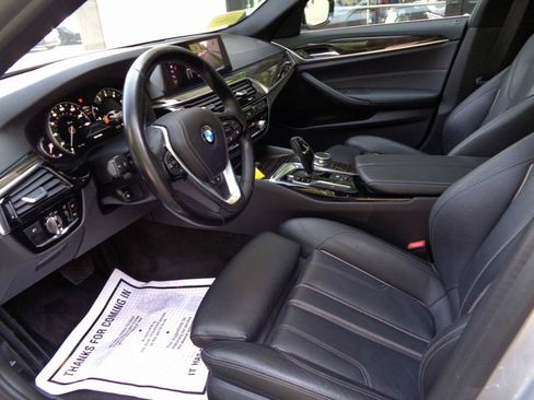 Used 2018 BMW 530i xDrive AWD/4WD image 10
