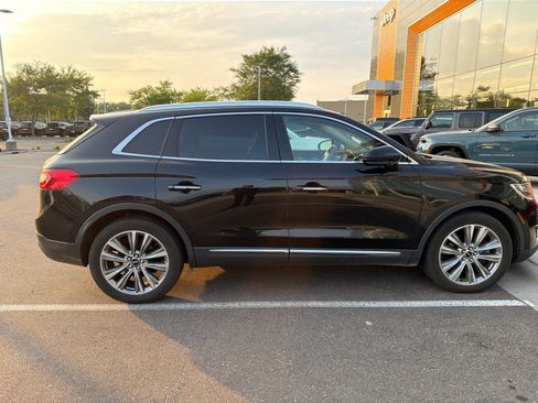 Used 2017 Lincoln MKX Reserve w/ Luxury Package AWD/4WD image 3
