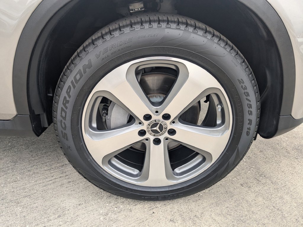 Certified 2022 Mercedes-Benz GLC 300 w/ Premium Package Lite image 22