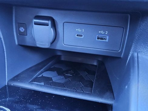 New 2025 Nissan Versa SR w/ Trunk Package image 15