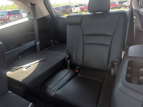 Used 2016 Honda Pilot Touring image 17