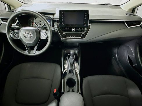 Used 2020 Toyota Corolla LE image 16