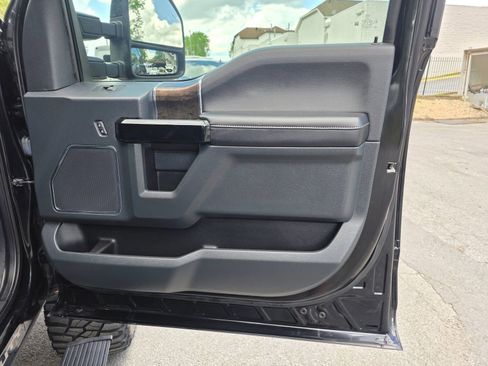 Used 2022 Ford F250 Lariat w/ Black Appearance Package image 36