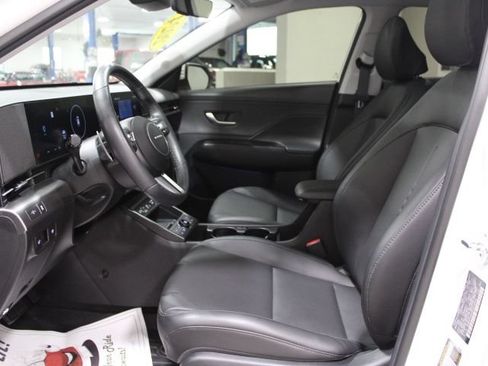 Used 2024 Hyundai Kona Limited FWD image 19