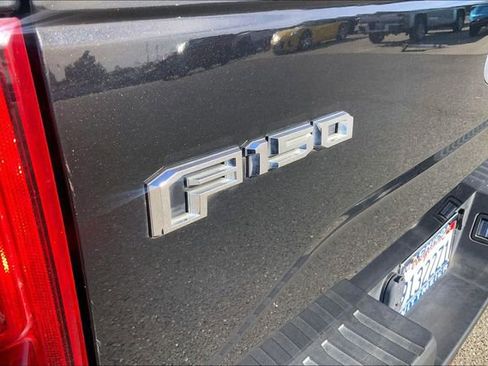 Used 2015 Ford F150 Lariat w/ Equipment Group 502A Luxury image 8