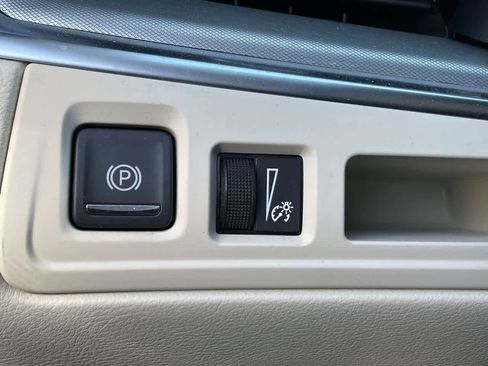 Certified 2023 Cadillac XT5 Premium Luxury AWD/4WD image 30
