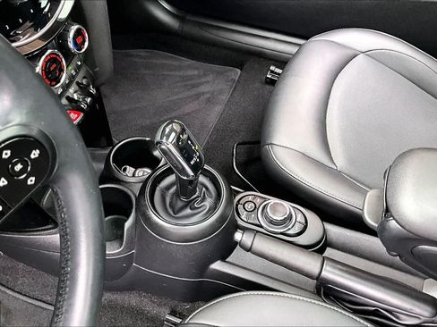 Used 2022 MINI Cooper 2-Door Hardtop FWD image 15