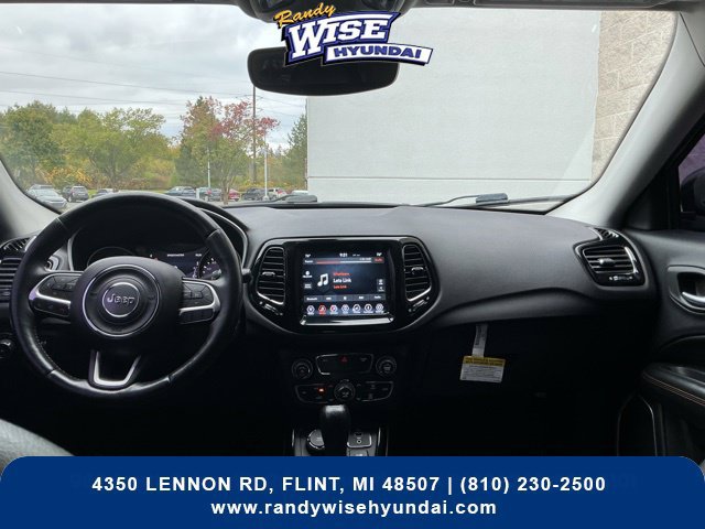 Used 2018 Jeep Compass Limited AWD/4WD image 2