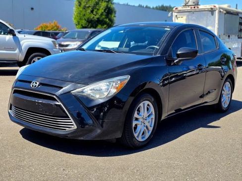 Used 2016 Scion iA FWD image 3