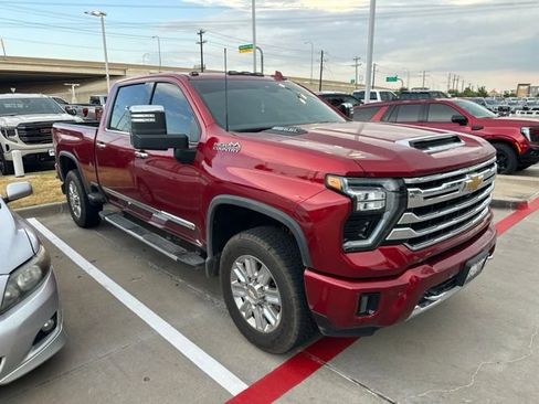Used 2024 Chevrolet Silverado 2500 High Country w/ High Country Premium Package AWD/4WD image 2