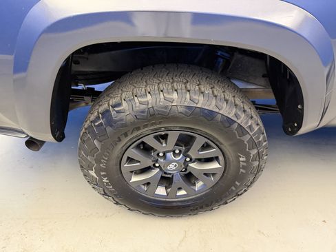 Used 2021 Toyota Tacoma SR5 AWD/4WD image 8